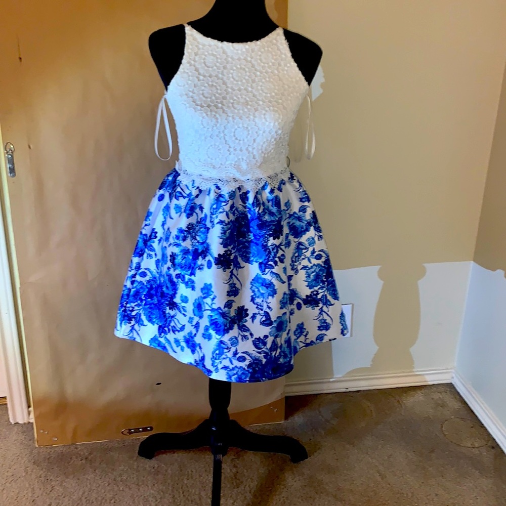 Philly girls dress like new. Size 14